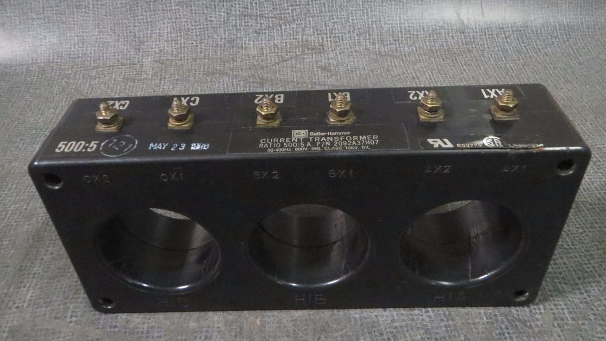 Used CUTLER HAMMER CURRENT TRANSFORMER 500:5A / 50-400 Hz # 2092A37H07 # 3P85-501