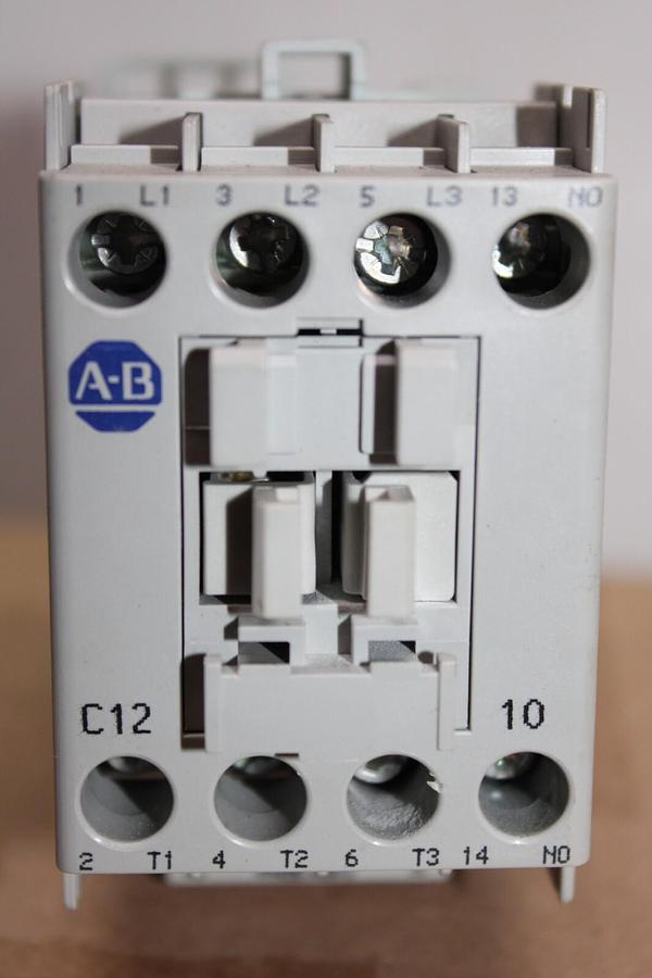 Used ALLEN BRADLEY CONTACTOR 100-C12*10 600 VAC 25 AMP 10 HP COIL: 120 VAC