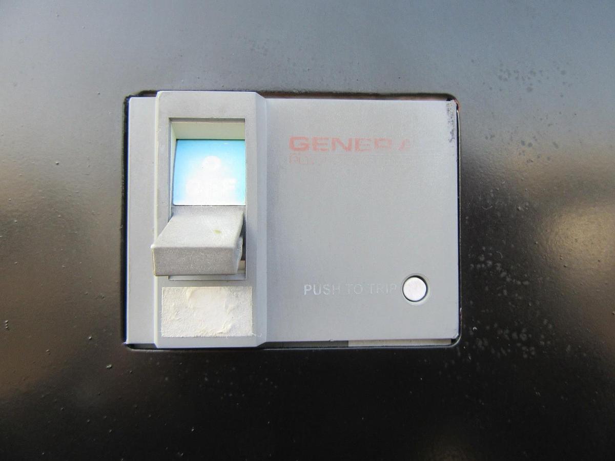 Used 35 KW GENERATOR GENERAC NATURAL GAS LP PROPANE 120/240 V 1 PH 30 KW 40KW 150 HRS