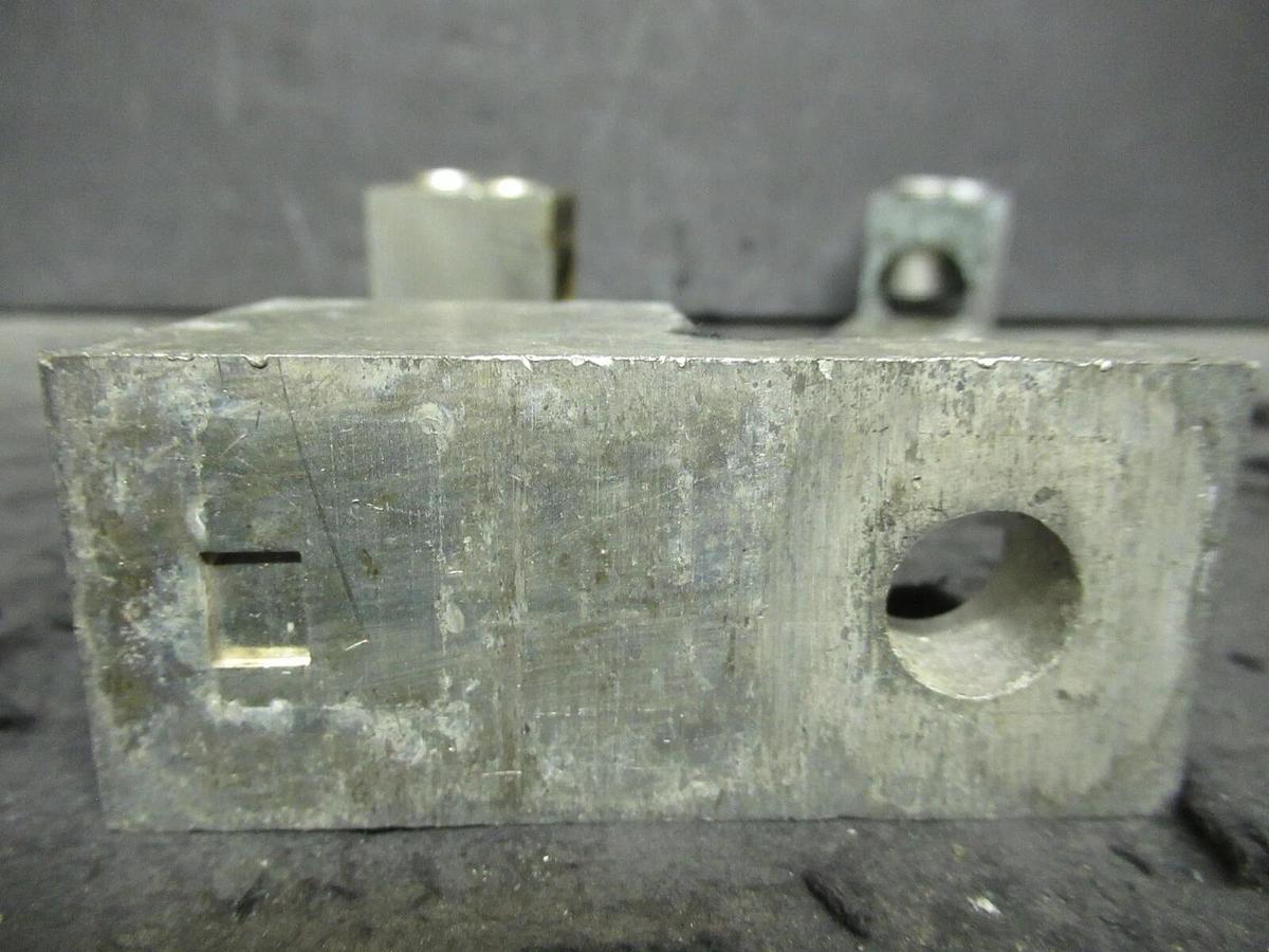 Used (3 QTY) SQUARE D DCC C-469 2 DOUBLE BARREL MECHANICAL CONNECTOR LUG TAPS 750MCM