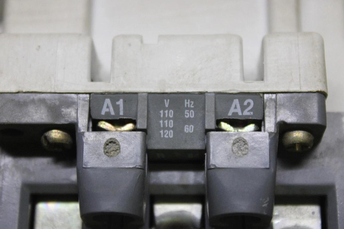 Used YORK CONTACTOR 024-31640-000 90 AMP 600 VAC 75 HP **WARRANTY INCLUDED!**