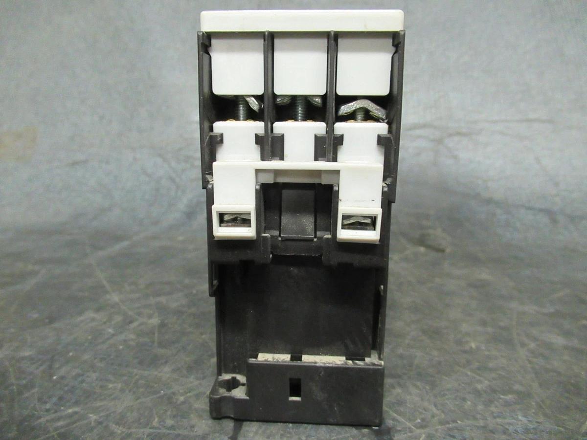 Used SIEMENS CONTACTOR 3RT1024-1B 600V 35A 10HP **WARRANTY INCLUDED**