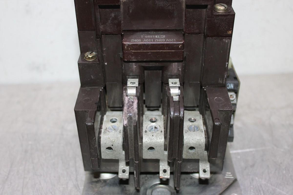 Used CUTLER-HAMMER CONTACTOR C832JN3 NEMA SIZE 3 120 AMP 600 VAC 3-POLE COIL: 120 V