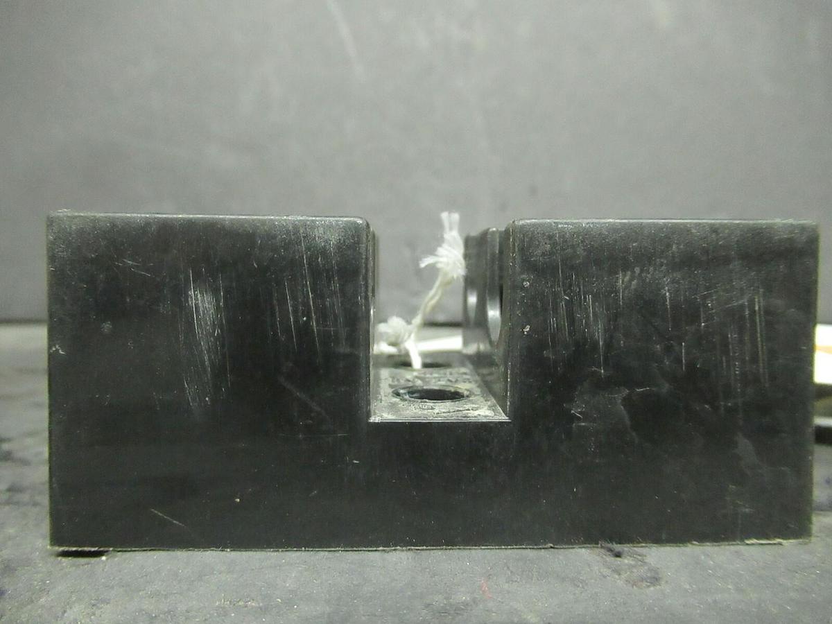 Used LOT OF 2 CONNECTRON FUSE HOLDER M632-66 FOR 30 AMP 600 V FUSES