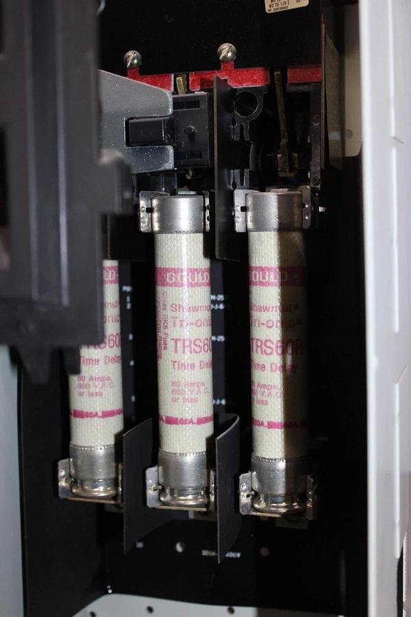 Used WESTINGHOUSE MCC MOTOR CONTROL DUAL/TANDEM FEEDER BUCKET FREEDOM 2100 18"