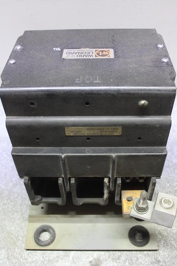 Used CUTLER-HAMMER CONTACTOR CE15AN2 7 AMP 600 VOLT 2-POLE COIL: 120V
