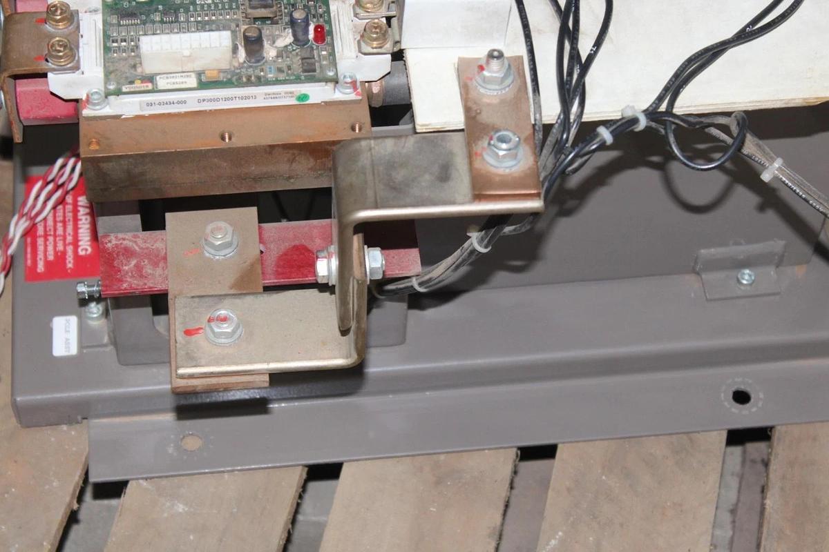 Used YORK LIQUID CHILLER IGBT DRIVE VSD 371-04192-101 **WARRANTY INCLUDED**