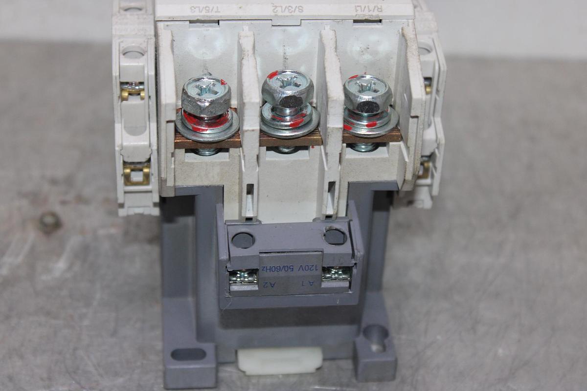 Used BENSHAW CONTACTOR RSC-180 230 AMP 600 VAC 3-POLE 125 HP COIL: 240V