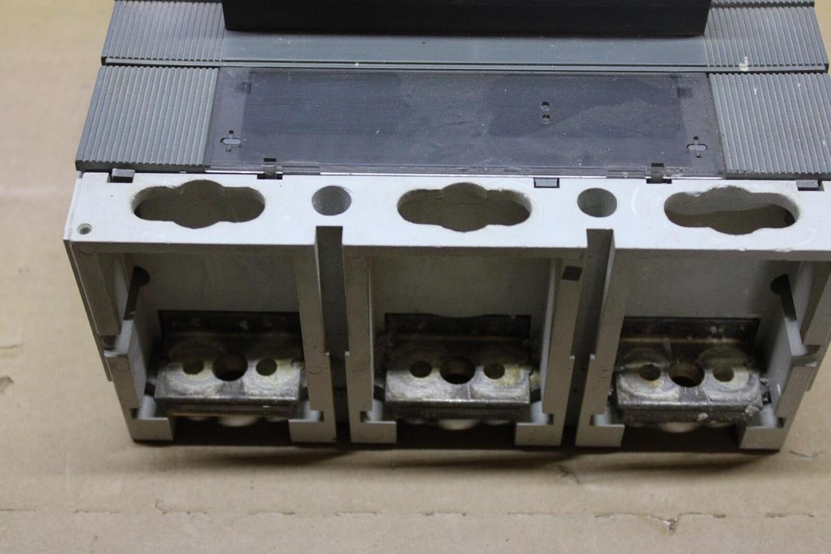 Used ABB MOLDED CASE SWITCH SACE S6H-D 800 AMP 600 VOLT 3-POLE W/ OPERATOR