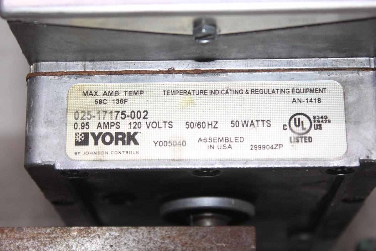 Used CARRIER CHILLER I/O MODULE CIRCUIT BOARD CEPL130260-07 **WARRANTY INCLUDED**