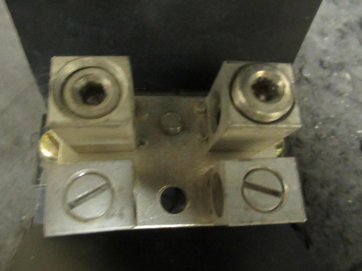 Used SQUARE D 100 AMP GROUNDABLE NEUTRAL ASSEMBLY SERIES B04 GROUND W/ LUGS SN100FA