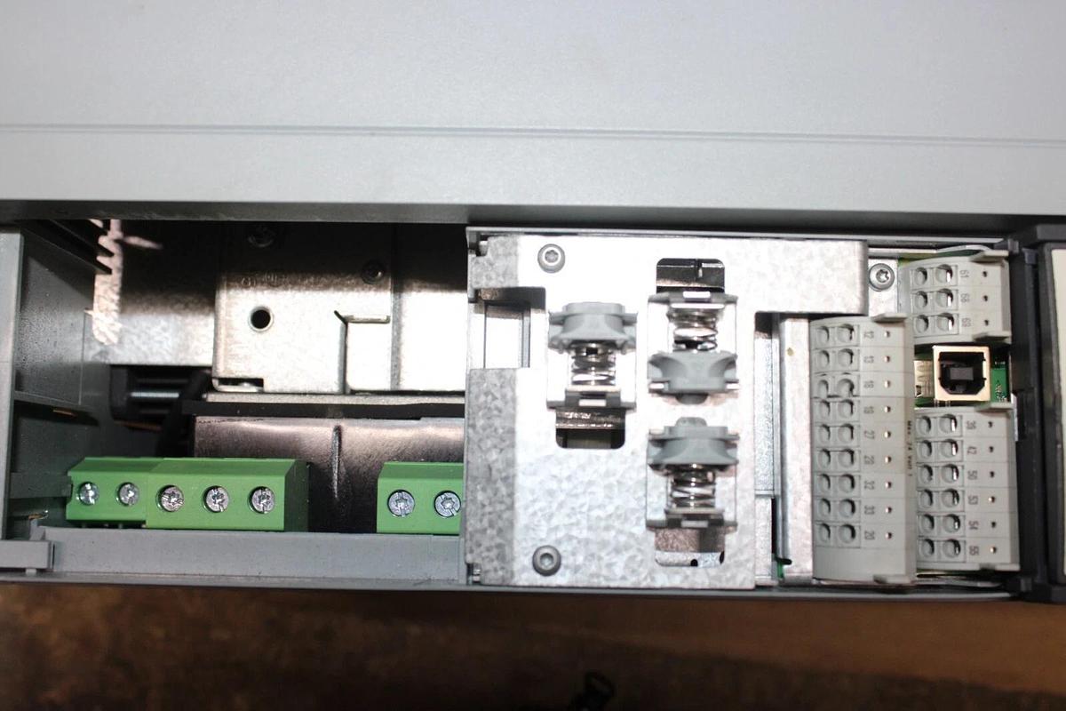 Used TRANE TR200 VARIABLE FREQUENCY DRIVE 131L0985 X13170817180 11kW 15HP 480V