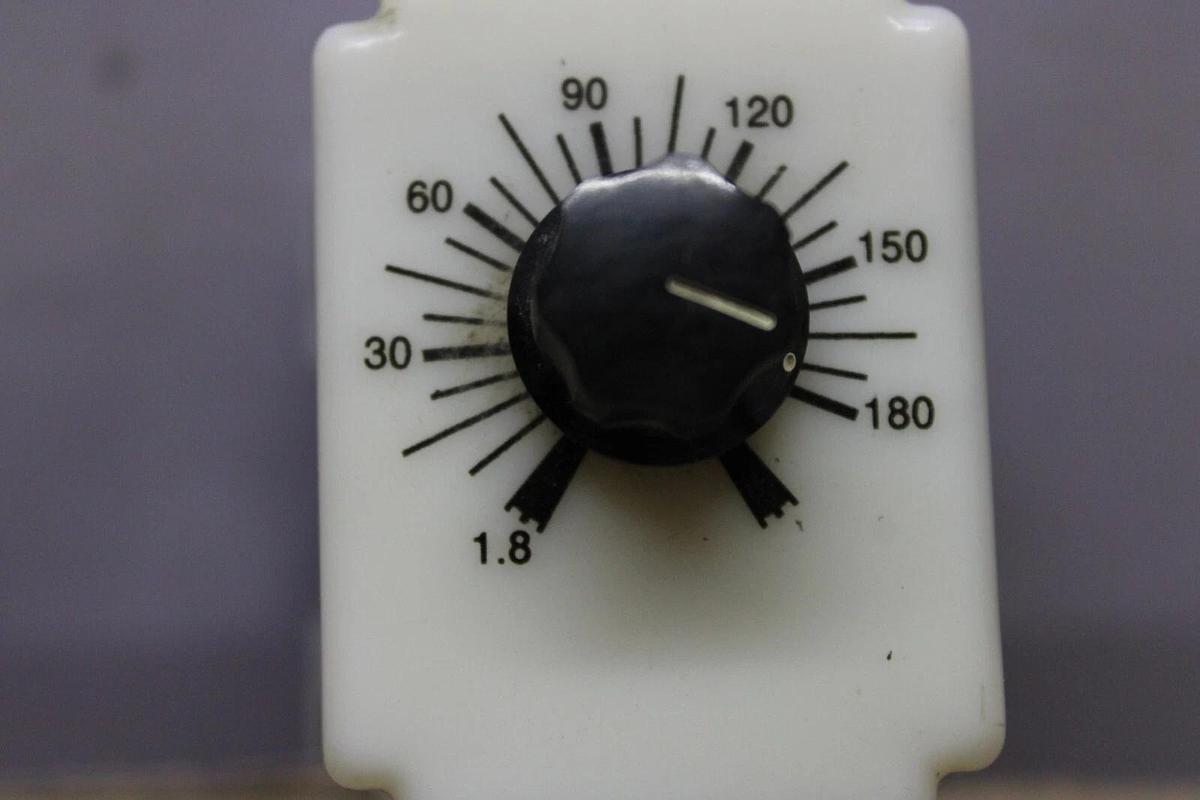 Used DAYTON TIME DELAY RELAY 6X154F 120 VAC 10 AMP 1.8-180 SECOND *WARRANTY INCLUDED*