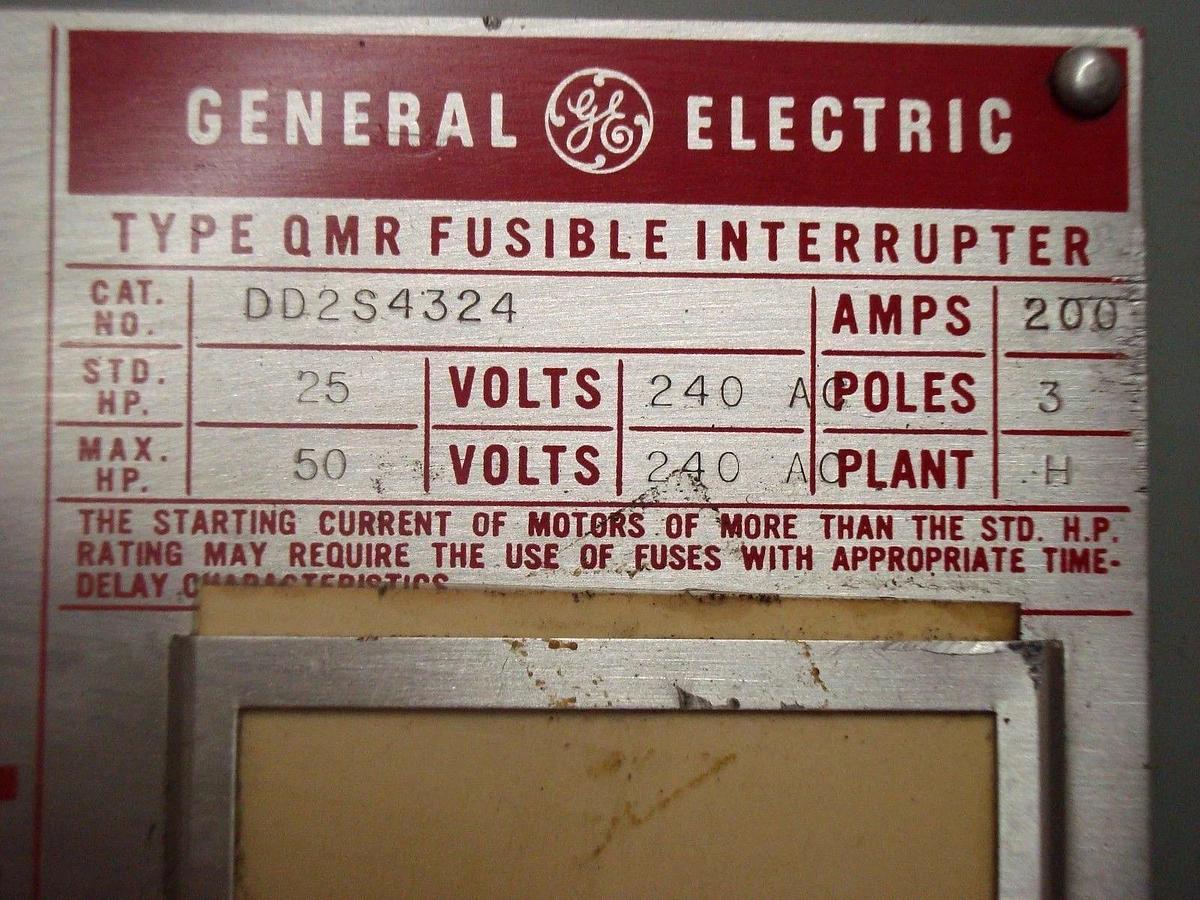 GENERAL ELECTRIC GE DD2S4324 200 AMP 240 VOLT PANELBOARD SWITCH FUSIBLE