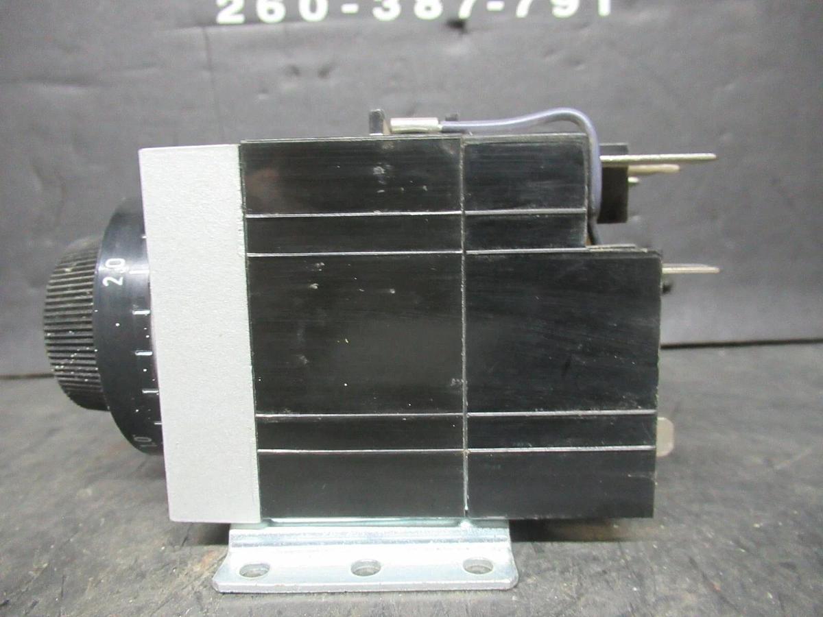 Used AGASTAT TIME DELAY RELAY 0.5-5 SECONDS 7032CC 120 VAC VOIL 600 VAC 10 AMP
