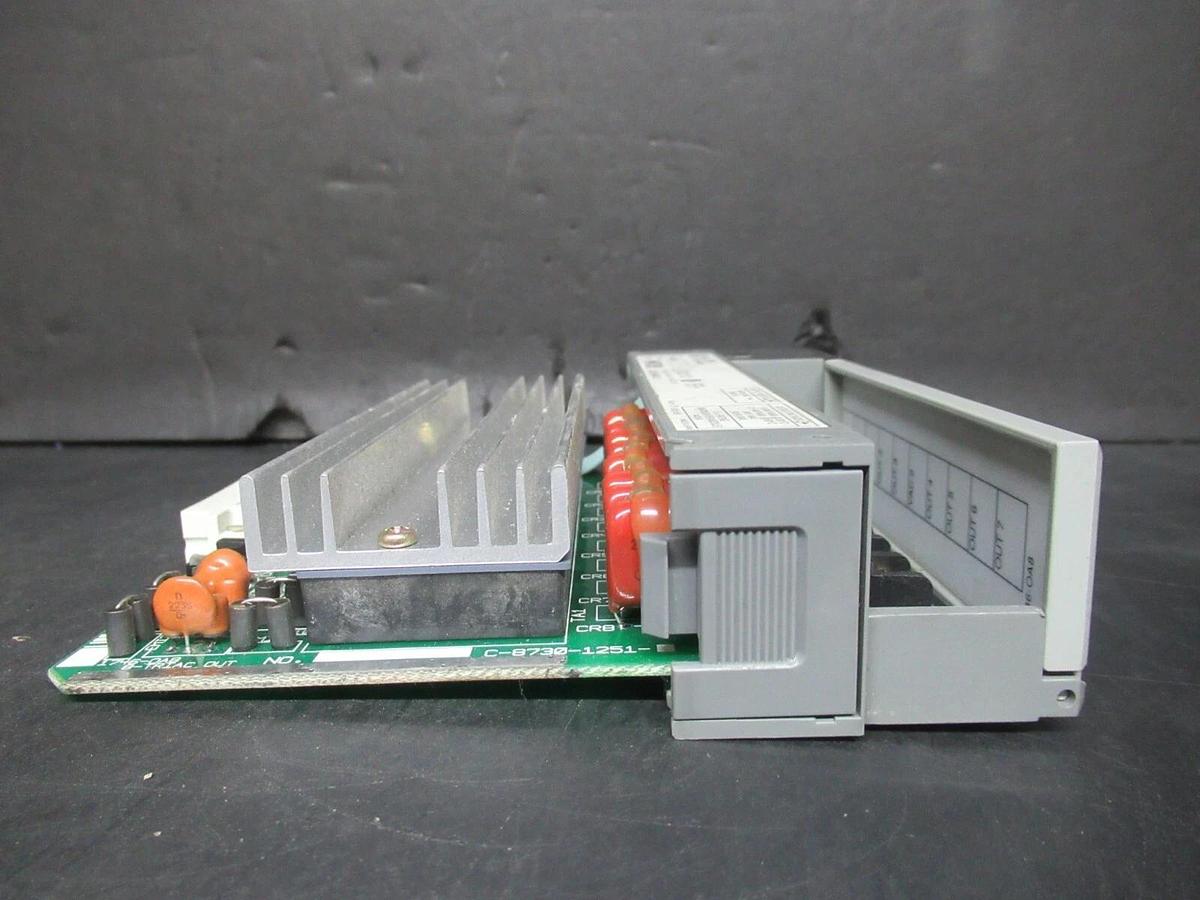 Used ALLEN BRADLEY SLC-500 OUTPUT MODULE 1746-OA8 SER. A 1 AMP 240 VAC C-8730-4251