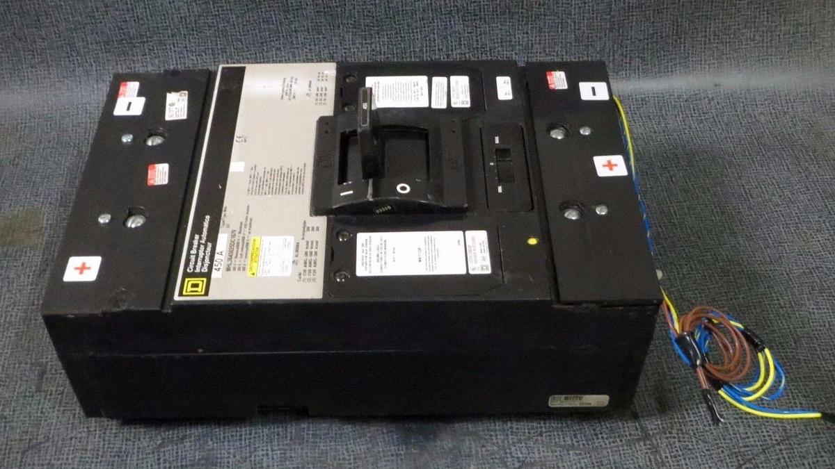Used SQUARE D CIRCUIT BREAKER 450 AMP 600 V WITH UNDERVOLTAGE TRIP # MHL3645025DC1679