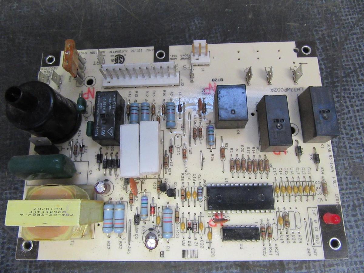 Used HONEYWELL FURNACE CONTROL BOARD 1068-83-126A LH33WP002A Z21.20