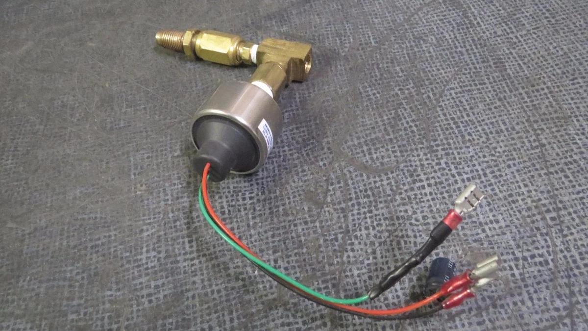 Used YORK PRESSURE TRANSDUCER WITH 2 WAY VALVE PIECE P459-5035-156 *WARRANTY*