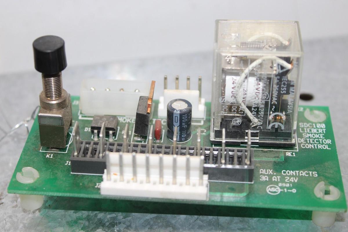 Used LIEBERT SMOKE DTECTOR CONTROL CIRCUIT BOARD SDC100 3 AMP 24 VOLT