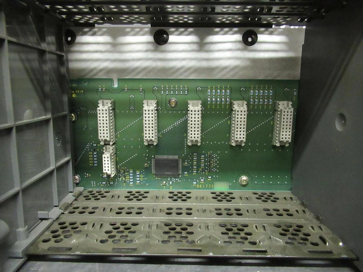 Used ALLEN BRADLEY SLC 500 POWER SUPPLY 1746-P2 SER. C W/ 1746-A10 SER.B 10 SLOT RACK