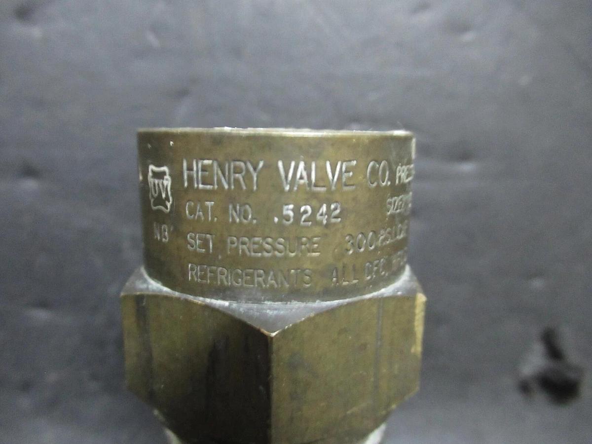 Used HENRY PRESSURE RELIEF VALVE 5242 3/4" 300 PSI 35.5 IBS OF AIR/MIN **WARRANTY**