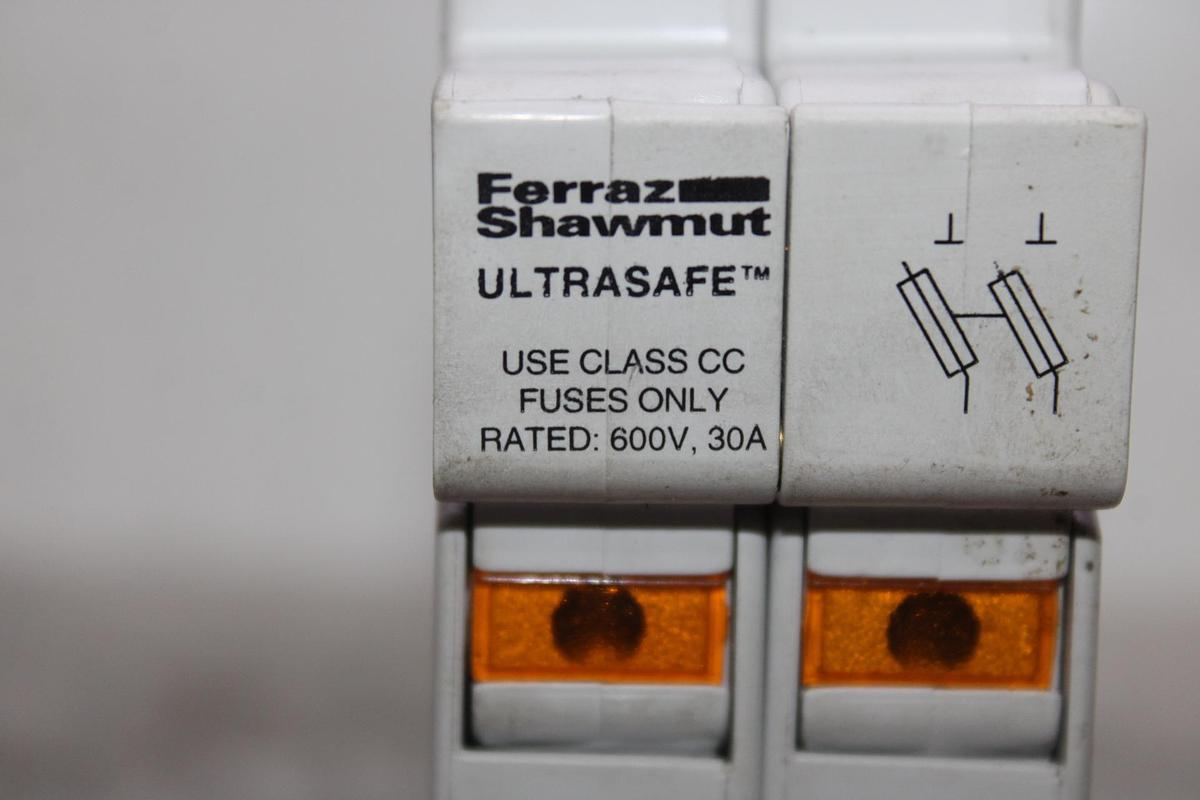 Used FERRAZ SHAWMUT ULTRASAFE FUSE HOLDER USC33I 600 VAC 3-POLE 30 AMP