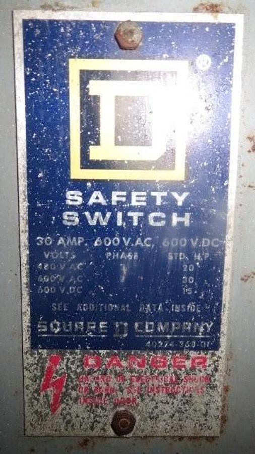Used SQUARE D 30 AMP 600 VOLT NON-FUSIBLE DISCONNECT HU361 SAFETY SWITCH