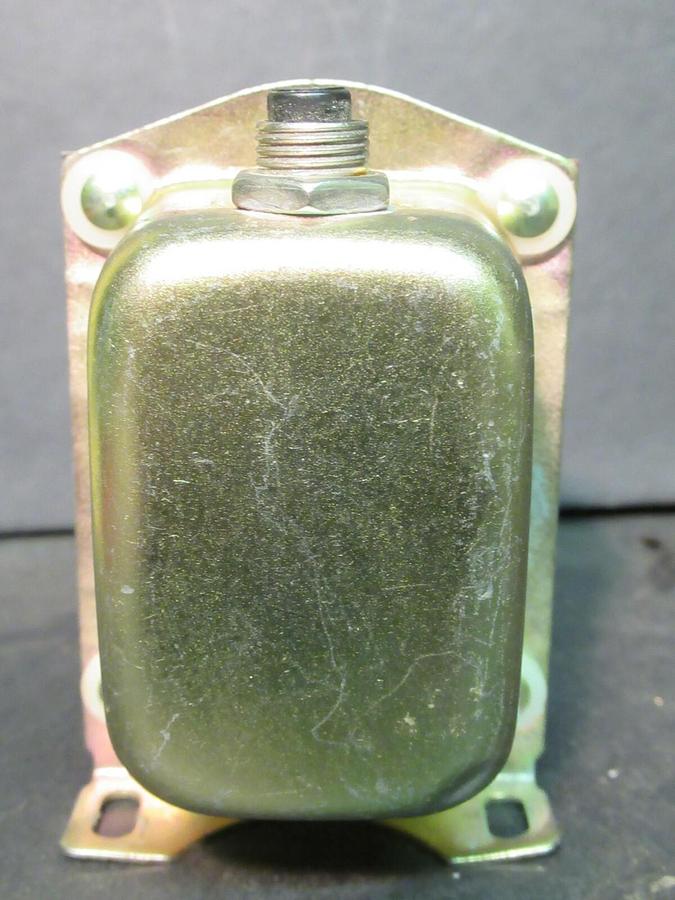 Used 0.050 (50 VA) HONEYWELL CONTROL TRANSFORMER 120 208 240 VAC TO 24 V AT150F 1022