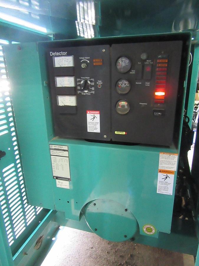 Used 35 KW GENERATOR NAT GAS LP CUMMINS ONAN 120/240 VOLT 1 PH RE-CONNECTABLE 405 HRS