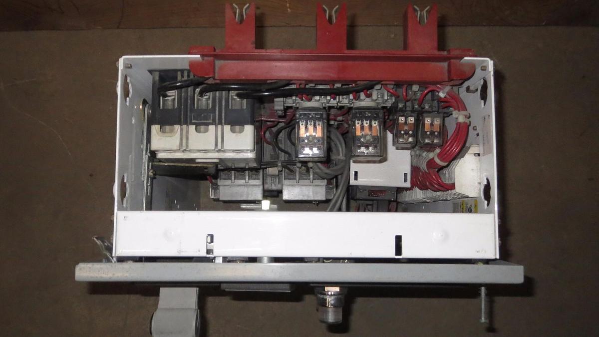 Used CUTLER HAMMER MCC 17" BUCKET W/ 7 AMP BREAKER,SIZE 1 ADV REVERSE STARTS & MODULE