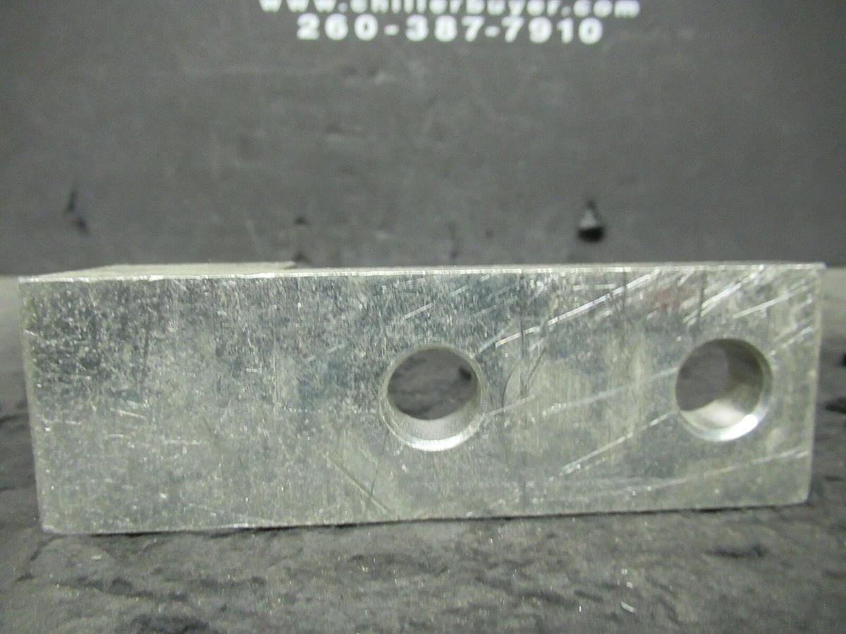 Used 3 QTY CMC LA-600-2N 1 SINGLE BARREL MECHANICAL CONNECTOR LUGS TAP 600 KCMIL - 2