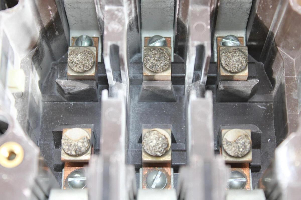 Used CUTLER HAMMER CONTACTOR C832JN8 120 AMP 600 VOLT 3-PHASE COIL: 120V **WARRANTY**