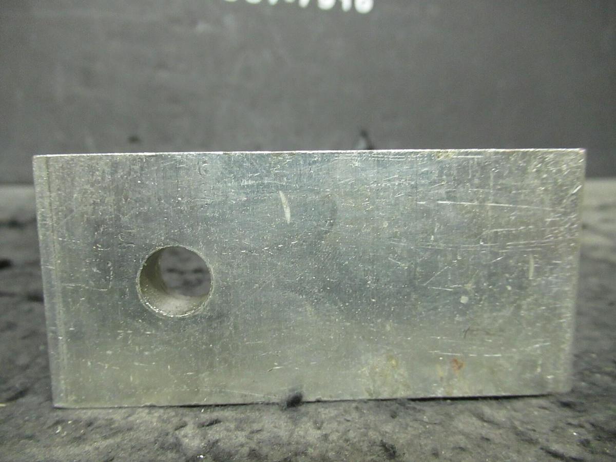 Used (3) QTY BURNDY KA36U 1 (SINGLE) BARREL MECHANICAL CONNECTOR LUG TAP 600 MCM - 2