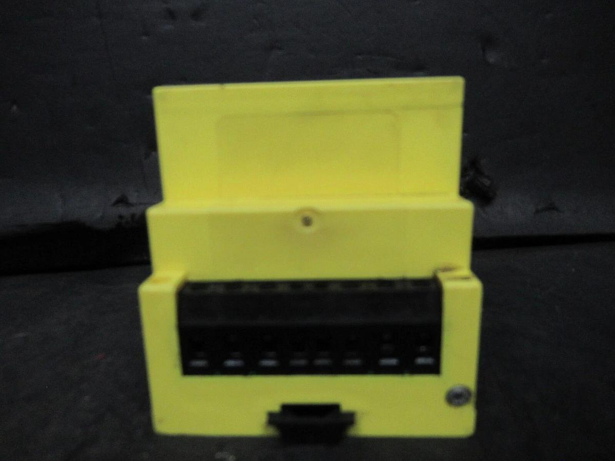 Used BENDER ELECTRIC RESIDUAL CURRENT MONITOR RCM460Y-13 **WARRANTY INCLUDED**