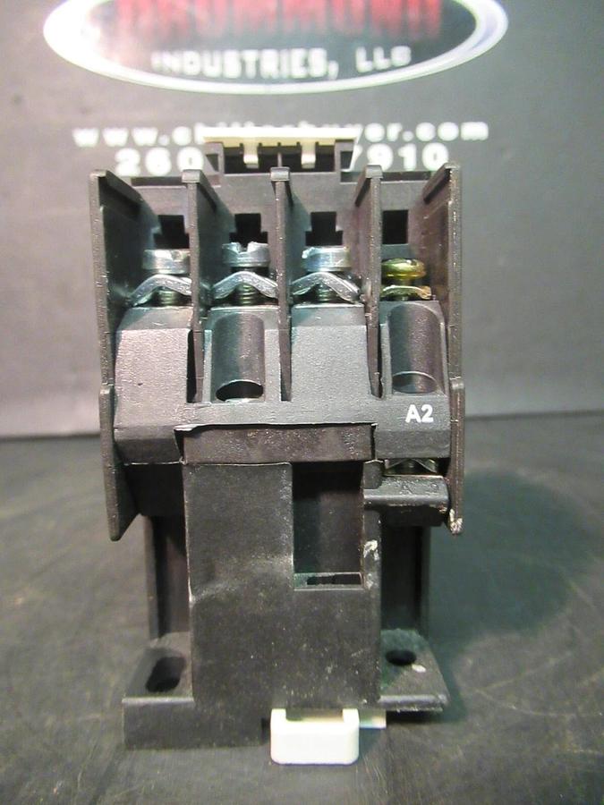 Used RAM CONTACTOR RI1D1840 RI1-D18-10 600 VAC 32 AMP 15 HP COIL: 120 VOLT