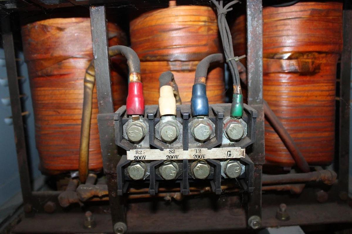 Used 40 kVA TRANSFORMER HC 3-PHASE 50/60 HZ 550/230 VOLT **WARRANTY INCLUDED**