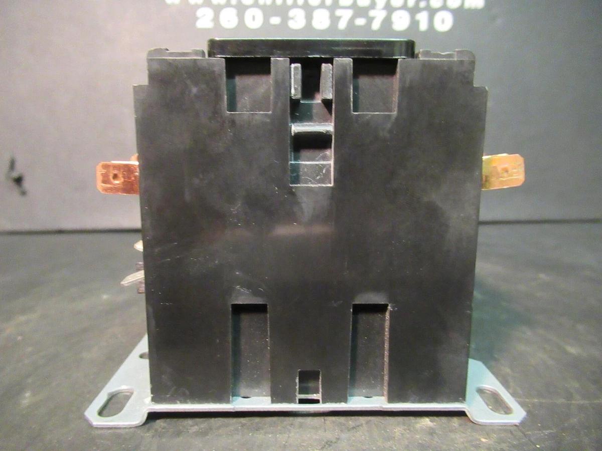 Used TRANE 3-PHASE CONTACTOR CTR02578 600 VAC 50 AMP 25 HP COIL: 120 VAC