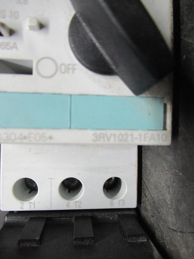 Used SIEMENS MANUAL MOTOR STARTER 3RV1021-1FA10 W/ 3RT1023-1A..0 600 VAC 7.5 HP