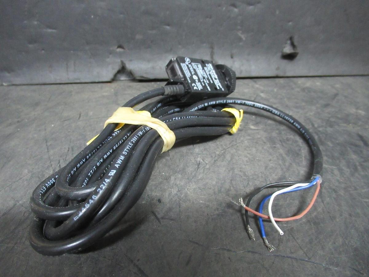 Used ALLEN-BRADLEY MINISIGHT POLARIZED RETROREFLECTIVE SENSOR 42KL-P2LB-A2 11-30 VDC