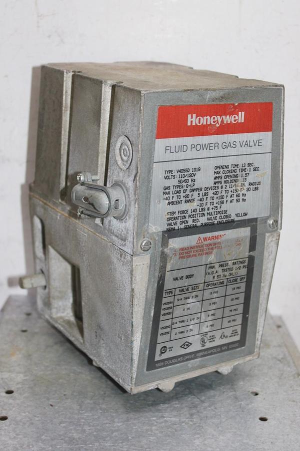 Used HONEYWELL ACTUATOR FLUID POWER GAS VALVE V4055D-1019 110/120V 1.57A 75 PSI