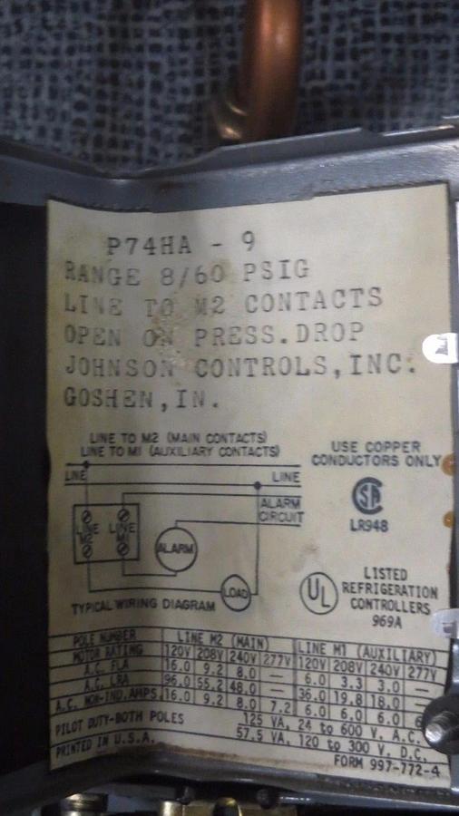 Used JOHNSON CONTROLS PENN # P74HA-9 DIFFERENTIAL PRESSURE CONTROLLER