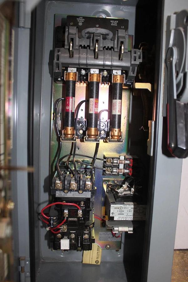 Used ALLEN BRADLEY COMBINATION STARTER 512-AJB-6P-24R TYPE 12 NEMA 0 600V 5 HP