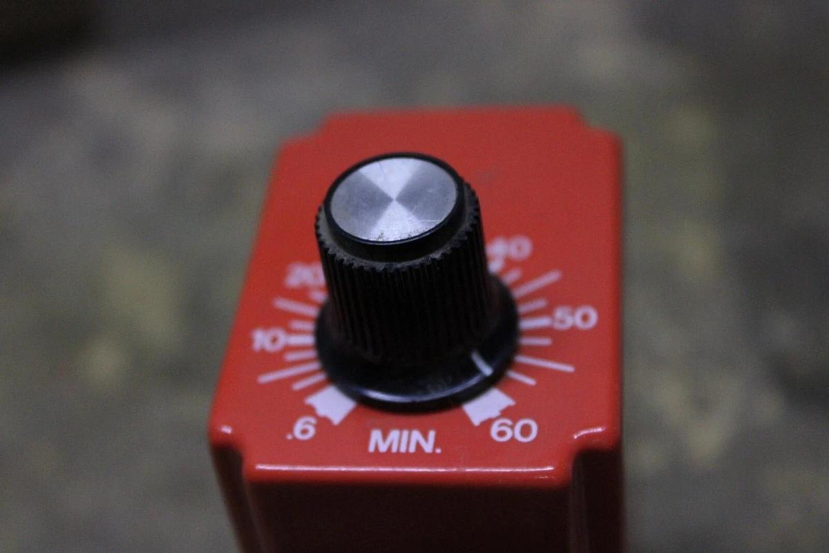 Used NCC SOLID STATE TIMER RELAY S1K-3600-461 36-3600 SECOND 120 VAC 10 AMP