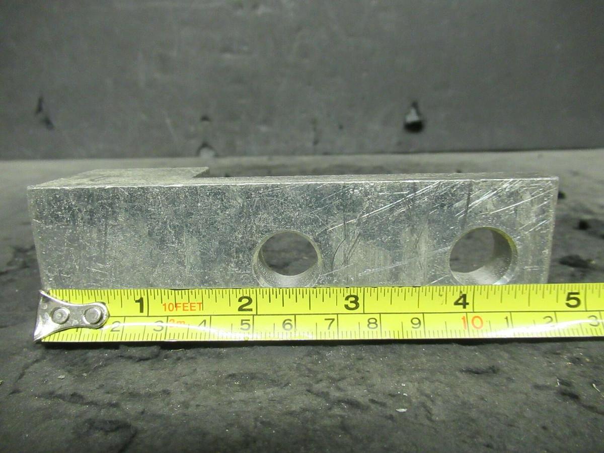 Used 3 QTY CMC LA-600-2N 1 SINGLE BARREL MECHANICAL CONNECTOR LUGS TAP 600 KCMIL - 2