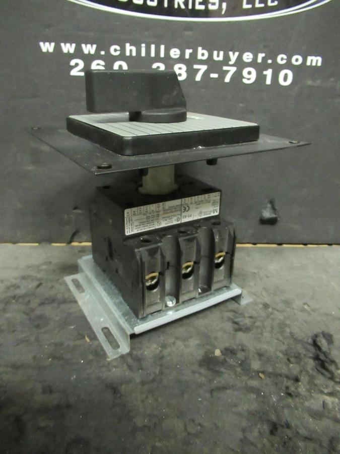 Used KLOCKNER MOELLER 60 AMP TWIST PANEL DISCONNECT SWITCH P3-63 40 HP @ 460 VAC 3 PH