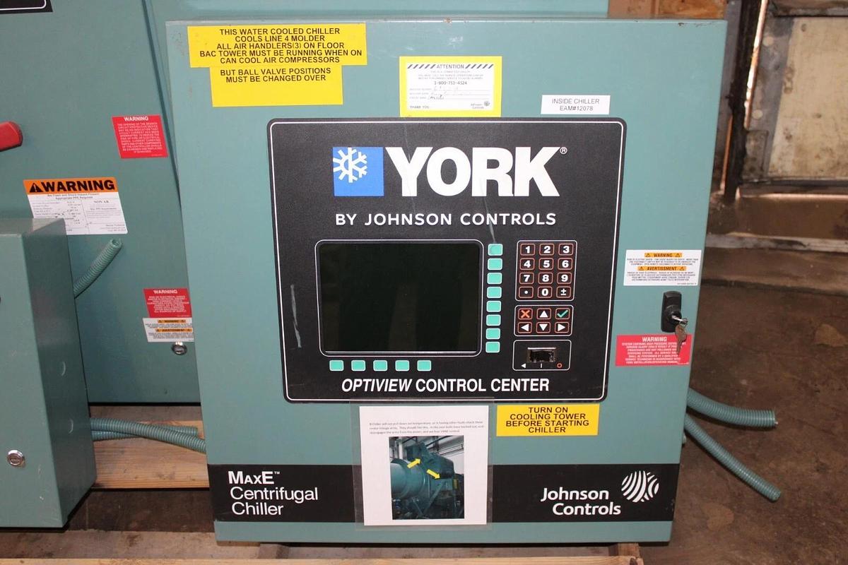 Used YORK CHILLER OPTISPEED VSD VSD351-K-46 W/ 371-04118-111 CONTROL PANEL