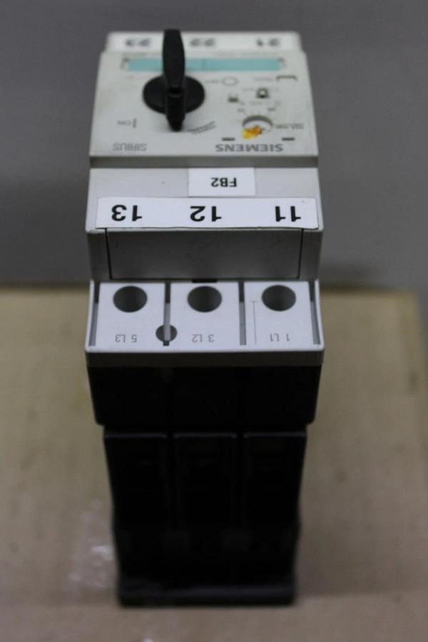 Used SIEMENS MANUAL MOTOR CONTROLLER 22-32 AMP 600 VAC 3 PHASE MODEL: 3RV1031-4EA10