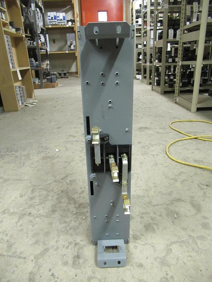 Used SQUARE D QMB321HW SERIES E1 30 AMP 240 VAC 3 POLE FUSIBLE BRANCH SWITCH