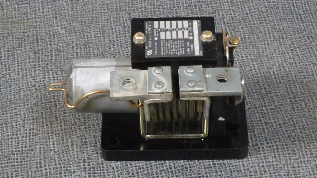 Used ALLEN BRADLEY INVERSE TIME RELAY 600 VAC MODEL 810-NX47